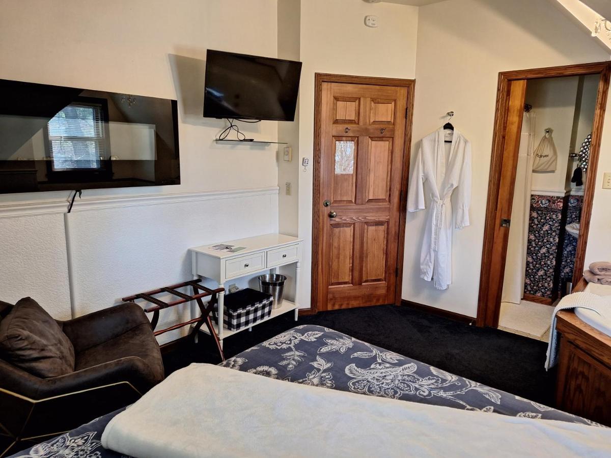 Otter Creek Eau Claire Altoona Bed & Breakfast ภายนอก รูปภาพ